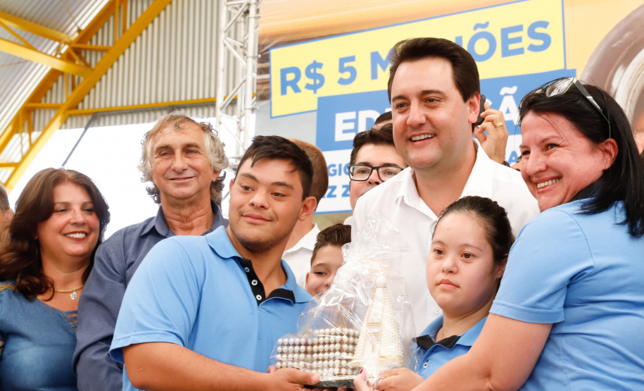 Cerca de 1.100 estudantes do Ensino Fundamental e Ensino Médio, de Sarandi, Noroeste do Paraná, são beneficiados com a nova estrutura da Escola Estadual Vereador Luiz Zanchim, inaugurada nesta sexta-feira (14), pelo governador Carlos Massa Ratinho Junior. - Sarandi, 14/02/2020 - Foto: Rodrigo Félix Leal/AEN