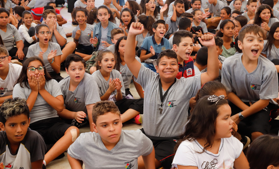Cerca de 1.100 estudantes do Ensino Fundamental e Ensino Médio, de Sarandi, Noroeste do Paraná, são beneficiados com a nova estrutura da Escola Estadual Vereador Luiz Zanchim, inaugurada nesta sexta-feira (14), pelo governador Carlos Massa Ratinho Junior. - Sarandi, 14/02/2020 - Foto: Rodrigo Félix Leal/AEN