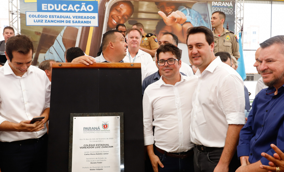Cerca de 1.100 estudantes do Ensino Fundamental e Ensino Médio, de Sarandi, Noroeste do Paraná, são beneficiados com a nova estrutura da Escola Estadual Vereador Luiz Zanchim, inaugurada nesta sexta-feira (14), pelo governador Carlos Massa Ratinho Junior. - Sarandi, 14/02/2020 - Foto: Rodrigo Félix Leal/AEN