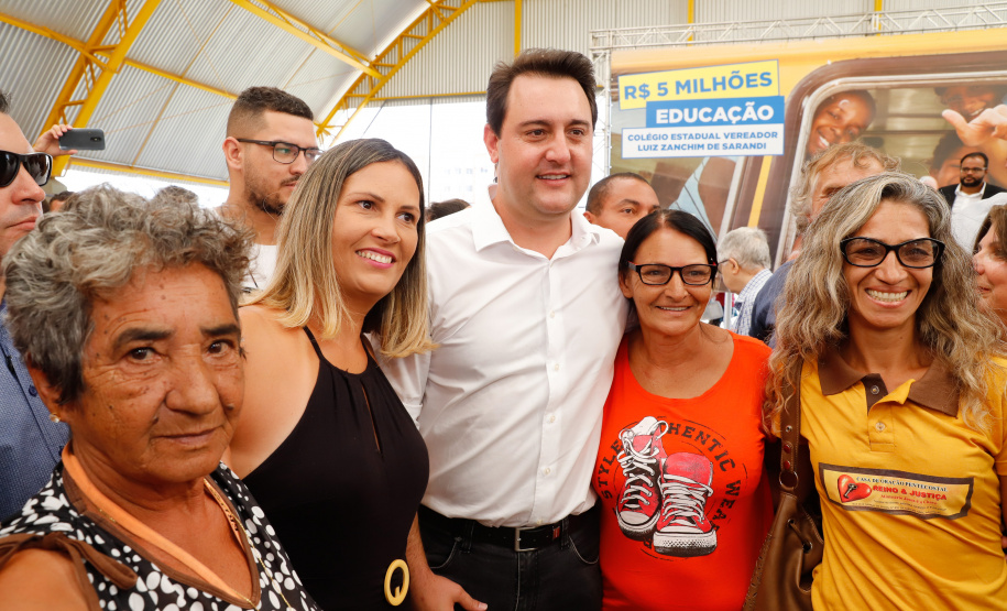 Cerca de 1.100 estudantes do Ensino Fundamental e Ensino Médio, de Sarandi, Noroeste do Paraná, são beneficiados com a nova estrutura da Escola Estadual Vereador Luiz Zanchim, inaugurada nesta sexta-feira (14), pelo governador Carlos Massa Ratinho Junior. - Sarandi, 14/02/2020 - Foto: Rodrigo Félix Leal/AEN