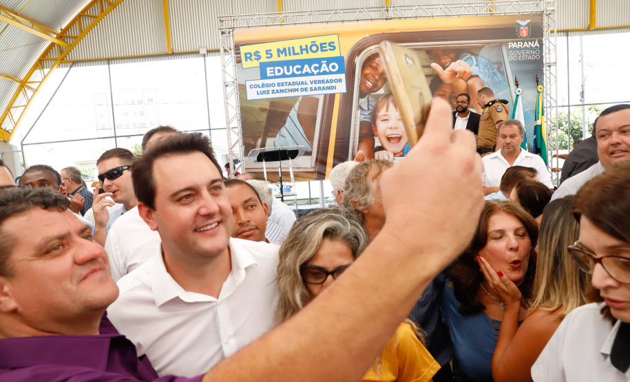 Cerca de 1.100 estudantes do Ensino Fundamental e Ensino Médio, de Sarandi, Noroeste do Paraná, são beneficiados com a nova estrutura da Escola Estadual Vereador Luiz Zanchim, inaugurada nesta sexta-feira (14), pelo governador Carlos Massa Ratinho Junior. - Sarandi, 14/02/2020 - Foto: Rodrigo Félix Leal/AEN