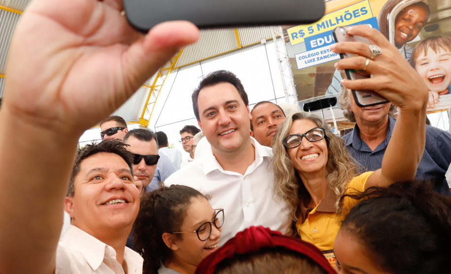 Cerca de 1.100 estudantes do Ensino Fundamental e Ensino Médio, de Sarandi, Noroeste do Paraná, são beneficiados com a nova estrutura da Escola Estadual Vereador Luiz Zanchim, inaugurada nesta sexta-feira (14), pelo governador Carlos Massa Ratinho Junior. - Sarandi, 14/02/2020 - Foto: Rodrigo Félix Leal/AEN