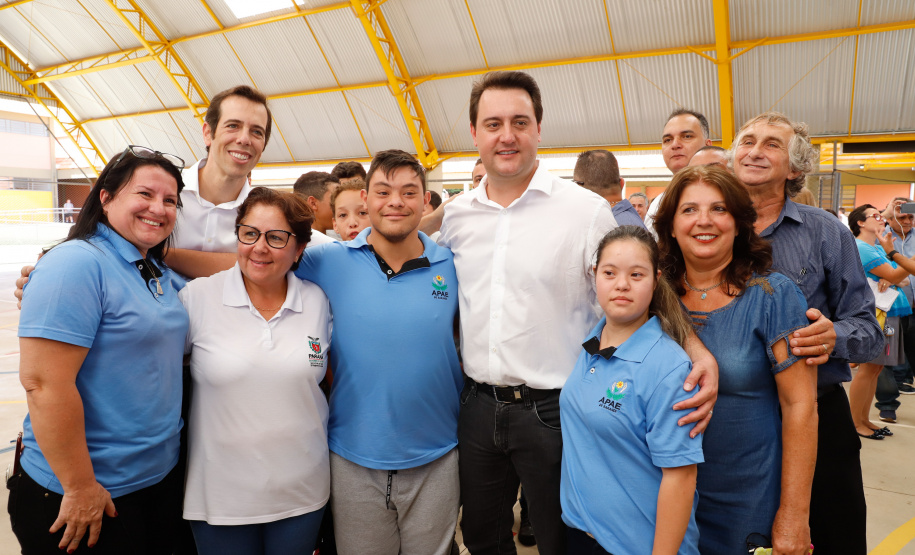Cerca de 1.100 estudantes do Ensino Fundamental e Ensino Médio, de Sarandi, Noroeste do Paraná, são beneficiados com a nova estrutura da Escola Estadual Vereador Luiz Zanchim, inaugurada nesta sexta-feira (14), pelo governador Carlos Massa Ratinho Junior. - Sarandi, 14/02/2020 - Foto: Rodrigo Félix Leal/AEN