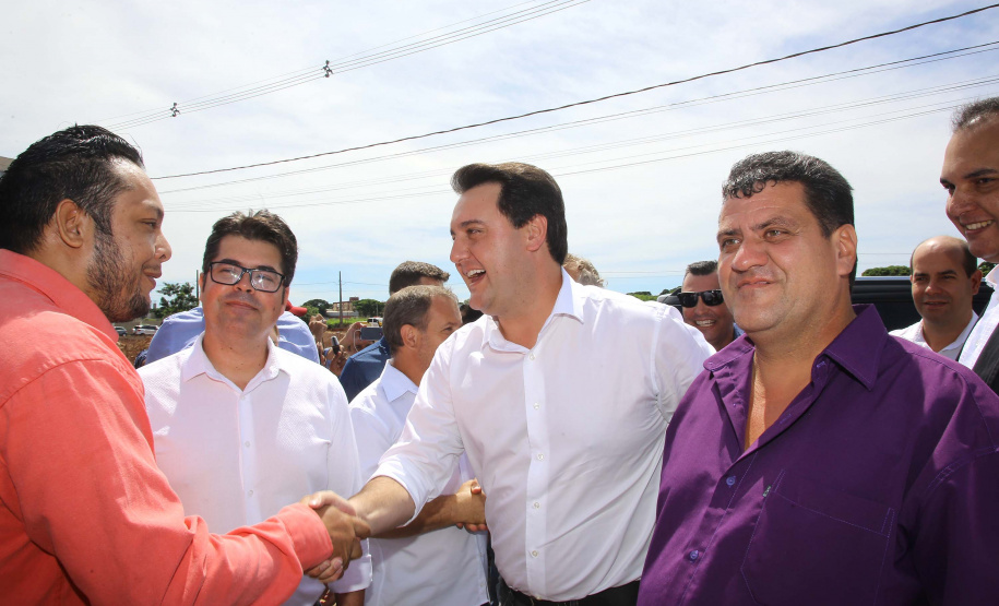 Cerca de 1.100 estudantes do Ensino Fundamental e Ensino Médio, de Sarandi, Noroeste do Paraná, são beneficiados com a nova estrutura da Escola Estadual Vereador Luiz Zanchim, inaugurada nesta sexta-feira (14), pelo governador Carlos Massa Ratinho Junior.  -  Sarandi, 14/02/2020  -  Foto: Jaelson Lucas/AEN