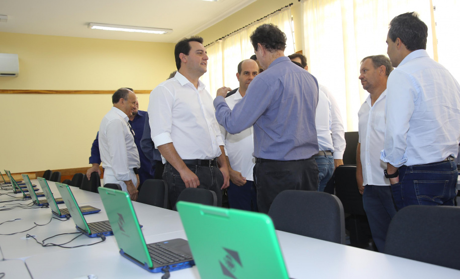 Cerca de 1.100 estudantes do Ensino Fundamental e Ensino Médio, de Sarandi, Noroeste do Paraná, são beneficiados com a nova estrutura da Escola Estadual Vereador Luiz Zanchim, inaugurada nesta sexta-feira (14), pelo governador Carlos Massa Ratinho Junior.  -  Sarandi, 14/02/2020  -  Foto: Jaelson Lucas/AEN