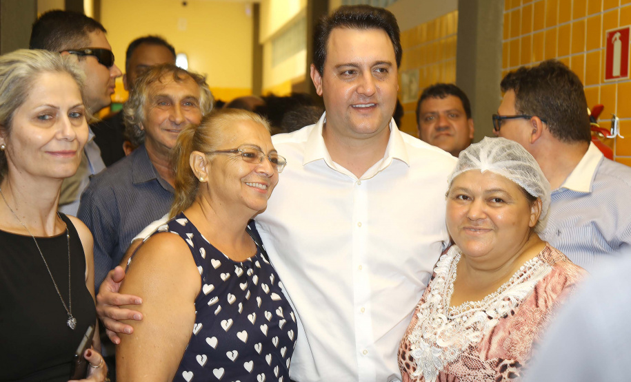Cerca de 1.100 estudantes do Ensino Fundamental e Ensino Médio, de Sarandi, Noroeste do Paraná, são beneficiados com a nova estrutura da Escola Estadual Vereador Luiz Zanchim, inaugurada nesta sexta-feira (14), pelo governador Carlos Massa Ratinho Junior.  -  Sarandi, 14/02/2020  -  Foto: Jaelson Lucas/AEN