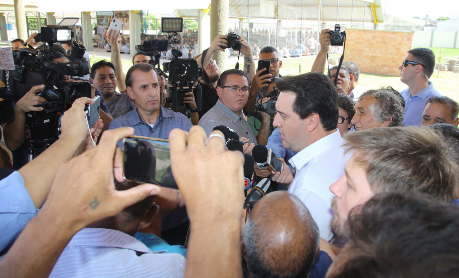Cerca de 1.100 estudantes do Ensino Fundamental e Ensino Médio, de Sarandi, Noroeste do Paraná, são beneficiados com a nova estrutura da Escola Estadual Vereador Luiz Zanchim, inaugurada nesta sexta-feira (14), pelo governador Carlos Massa Ratinho Junior.  -  Sarandi, 14/02/2020  -  Foto: Jaelson Lucas/AEN