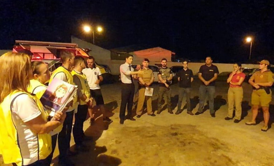 A Força-Tarefa Infância Segura da Secretaria de Justiça, Família e Trabalho iniciou na noite desta sexta-feira (14) a Operação Integrada de Carnaval no litoral, com a participação da Polícia Militar, Corpo de Bombeiros, Polícia Civil, Polícia Científica e Conselho Tutelar e foco na prevenção de crimes e violências contra crianças e adolescentes e no combate à exploração sexual infantil.  - 14/02/2020  -  Foto: Divulgação SEJUF