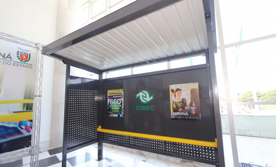 O governador Carlos Massa Ratinho Junior anuncia nesta terça-feira (18) a implantação de mais de 600 novos abrigos para pontos de ônibus em cidades da Região Metropolitana de Curitiba. Participaram: secretário de Desenvolvimento Urbano, João Carlos Ortega; diretor-presidente da Comec, Gilson dos Santos; entre outros.
Curitiba, 18-02-20.
Foto: Arnaldo Alves / AEN.