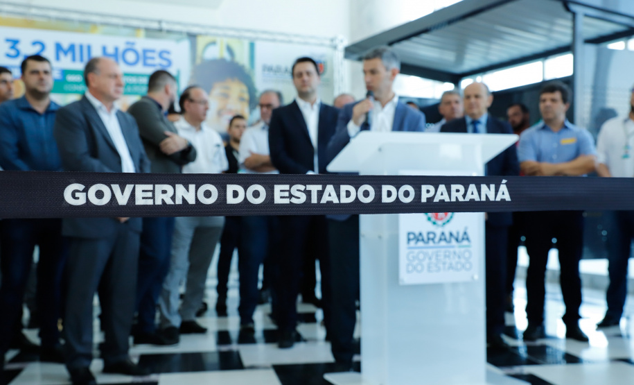 O governador Carlos Massa Ratinho Junior anuncia a implantação de mais de 600 novos abrigos para pontos de ônibus em cidades da Região Metropolitana de Curitiba.  -  Curitiba, 18/02/2020  -  Foto: Rodrigo Félix Leal/AEN