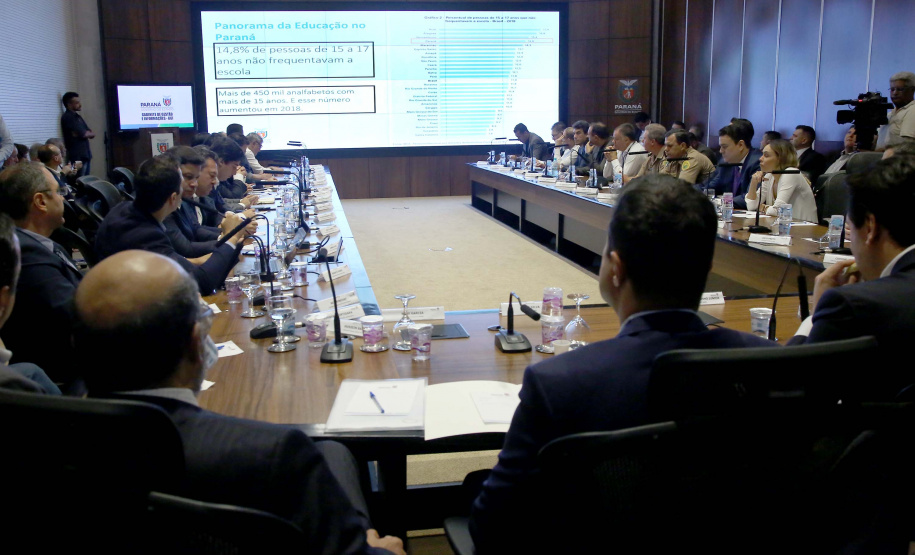 Usar jogos eletrônicos para ensinar matemática e universalizar o acesso à Internet de alta velocidade em todas as escolas da rede estadual de ensino estão entre as prioridades da Secretaria de Estado da Educação e do Esporte para 2020