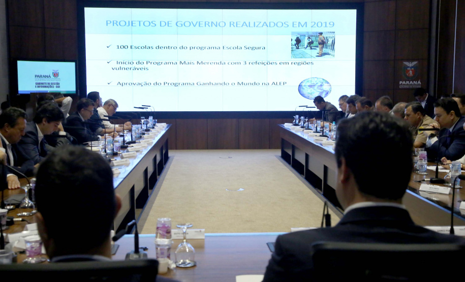 Usar jogos eletrônicos para ensinar matemática e universalizar o acesso à Internet de alta velocidade em todas as escolas da rede estadual de ensino estão entre as prioridades da Secretaria de Estado da Educação e do Esporte para 2020