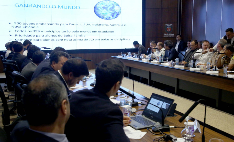 Usar jogos eletrônicos para ensinar matemática e universalizar o acesso à Internet de alta velocidade em todas as escolas da rede estadual de ensino estão entre as prioridades da Secretaria de Estado da Educação e do Esporte para 2020