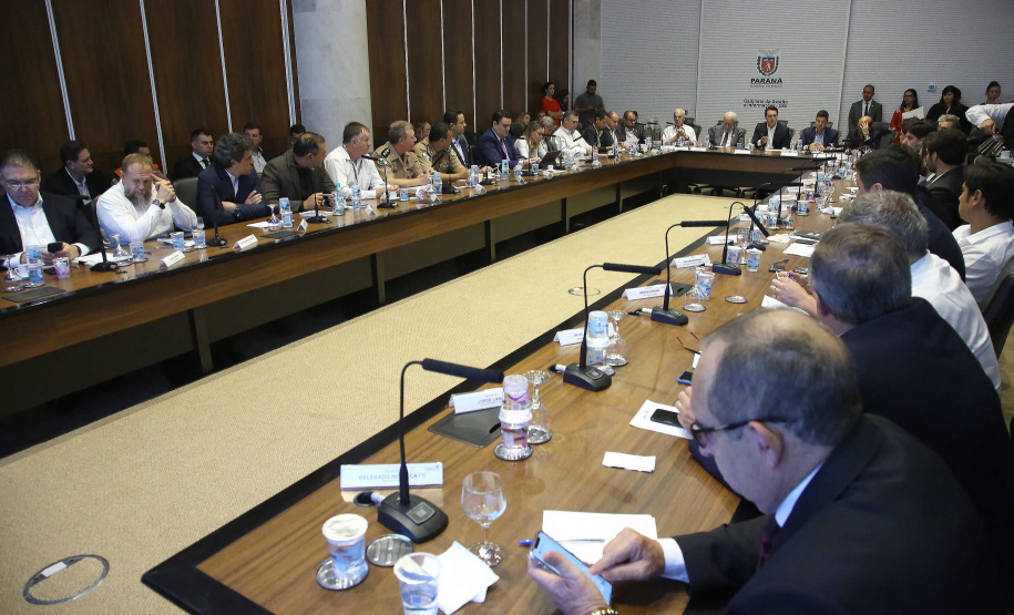 Usar jogos eletrônicos para ensinar matemática e universalizar o acesso à Internet de alta velocidade em todas as escolas da rede estadual de ensino estão entre as prioridades da Secretaria de Estado da Educação e do Esporte para 2020