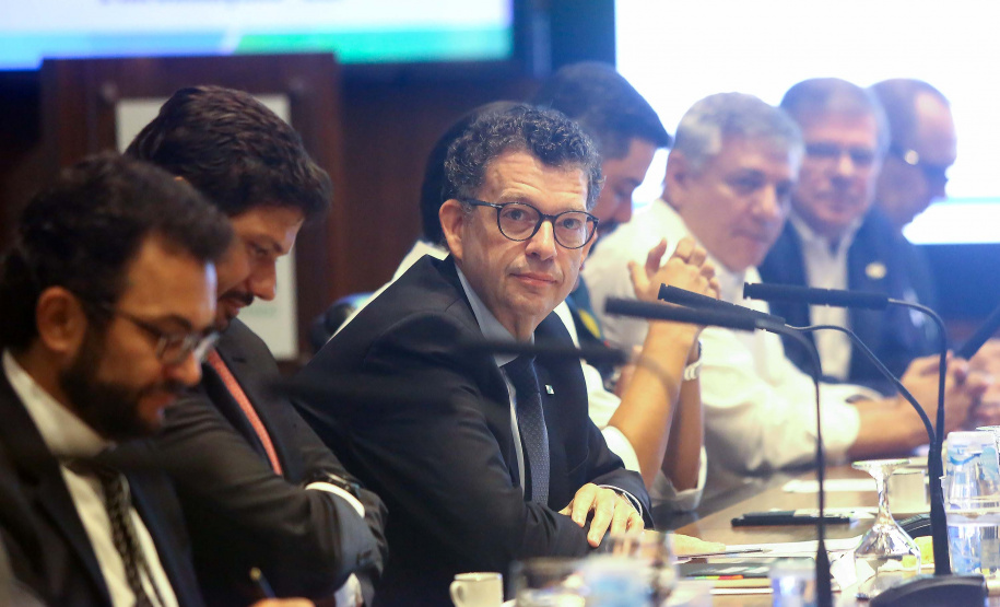 Usar jogos eletrônicos para ensinar matemática e universalizar o acesso à Internet de alta velocidade em todas as escolas da rede estadual de ensino estão entre as prioridades da Secretaria de Estado da Educação e do Esporte para 2020