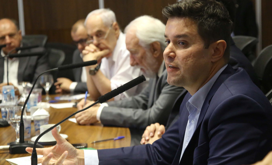 Usar jogos eletrônicos para ensinar matemática e universalizar o acesso à Internet de alta velocidade em todas as escolas da rede estadual de ensino estão entre as prioridades da Secretaria de Estado da Educação e do Esporte para 2020