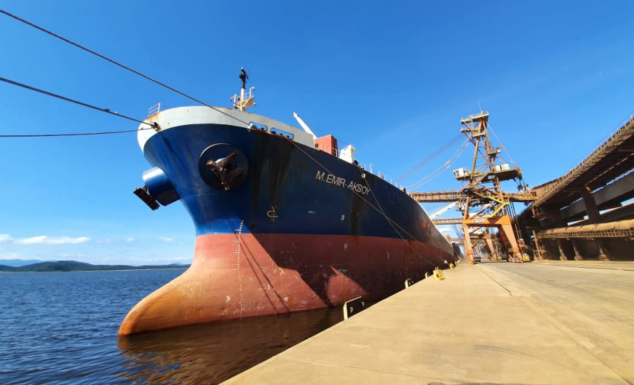 O primeiro embarque do coproduto do processamento do milho para a fabricação de etanol aconteceu em dezembro no porto paranaense de forma inédita no País. Para esta nova operação, ajustes garantiram mais agilidade e produtividade.
Foto: Appa