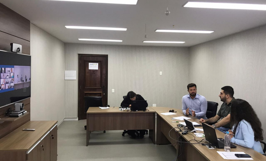 A Secretaria de Estado do Desenvolvimento Sustentável e do Turismo, em conjunto com o Sistema Faep/Senar e entidades representativas do agronegócio no Estado, irão promover uma rodada de eventos sobre o Programa Descomplica Rural nas cidades de Cornélio Procópio, Londrina, Umuarama, Campo Mourão, Ponta Grossa, Guarapuava, Toledo, Maringá e Pato Branco. - Foto: Divulgação SEDEST