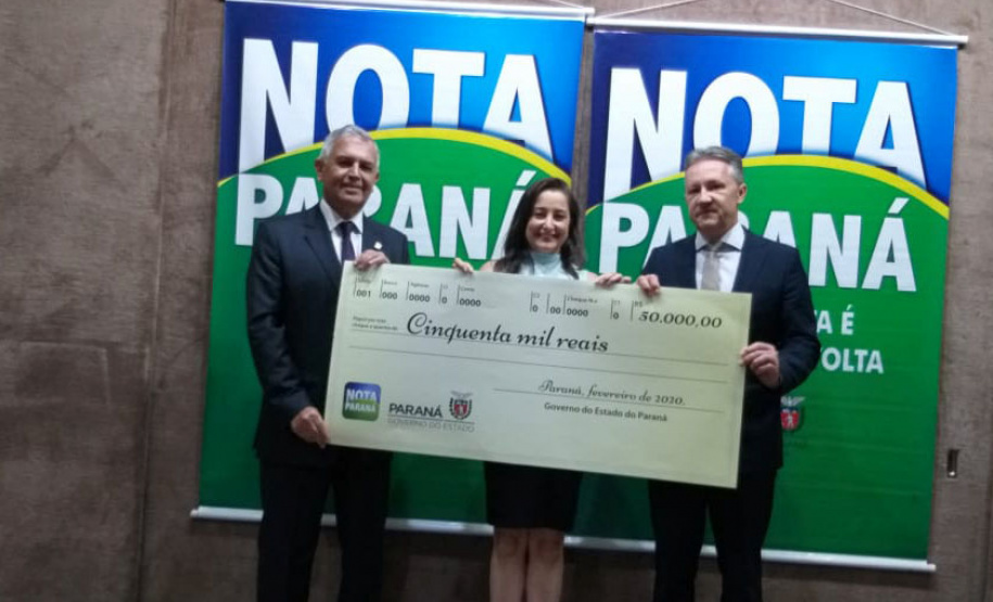 O programa Nota Paraná, da Secretaria de Estado da Fazenda, entregou nesta terça-feira (18) os cheques aos vencedores do concurso deste mês de fevereiro. Este foi o último sorteio que destina os valores de R$ 50 mil, R$ 30 mil e R$ 20 mil aos contribuintes que colocam o número do CPF na nota fiscal. - Curitiba, 18/02/2020 - Foto: Divulgação SEFA