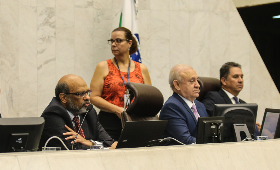 Alep Sefa Em audiência pública, o secretário estadual da Fazenda, Renê de Oliveira Garcia Junior, apresenta nesta terça-feira (18), no Plenário da Assembleia Legislativa, os dados relativos ao cumprimento das metas fiscais do 3º (terceiro) quadrimestre de 2019. 18/02/2020 - Foto: Geraldo Bubniak/AEN