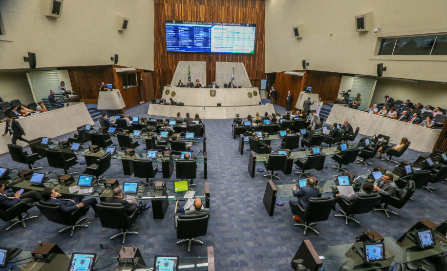 Alep Sefa Em audiência pública, o secretário estadual da Fazenda, Renê de Oliveira Garcia Junior, apresenta nesta terça-feira (18), no Plenário da Assembleia Legislativa, os dados relativos ao cumprimento das metas fiscais do 3º (terceiro) quadrimestre de 2019. 18/02/2020 - Foto: Geraldo Bubniak/AEN