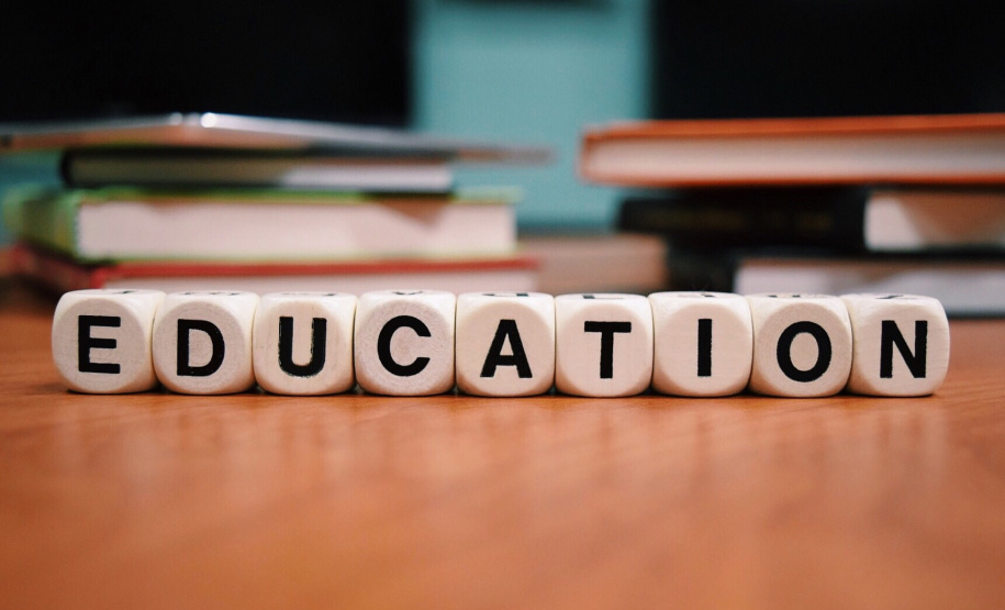 As universidades estaduais paranaenses estão ofertando quase 9 mil vagas em diversos cursos de línguas para 2020, destinados à comunidade universitária e abertos à participação
da população. Foto: SETI