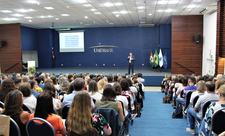 Educação promove oficinas de formação para tutores pedagógicos. Foto:Silvio Turra/SEED