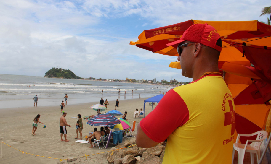 O Litoral do Paraná registrou nesta temporada o menor índice de afogamentos no mar dos últimos cinco anos. Nos primeiros 55 dias do Verão Maior foram registrados três óbitos, número 62,5% menor do que o registrado no mesmo período da temporada anterior, com oito casos.  Foto:SESP