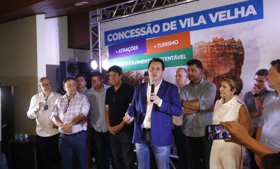 O governador Carlos Massa Ratinho Junior assinou nesta quarta-feira (19) o contrato de concessão de áreas do Parque Estadual Vila Velha, em Ponta Grossa, nos Campos Gerais, para a empresa Eco Parques do Brasil S/A. A empresa vai investir em serviços de apoio à visitação, turismo sustentável e recreação é de trinta anos. Foto: Gilson Abreu/AEN