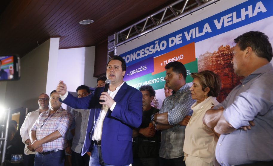 O governador Carlos Massa Ratinho Junior assinou nesta quarta-feira (19) o contrato de concessão de áreas do Parque Estadual Vila Velha, em Ponta Grossa, nos Campos Gerais, para a empresa Eco Parques do Brasil S/A. A empresa vai investir em serviços de apoio à visitação, turismo sustentável e recreação é de trinta anos. Foto: Gilson Abreu/AEN