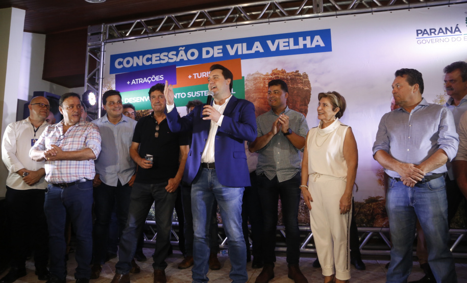 O governador Carlos Massa Ratinho Junior assinou nesta quarta-feira (19) o contrato de concessão de áreas do Parque Estadual Vila Velha, em Ponta Grossa, nos Campos Gerais, para a empresa Eco Parques do Brasil S/A. A empresa vai investir em serviços de apoio à visitação, turismo sustentável e recreação é de trinta anos. Foto: Gilson Abreu/AEN