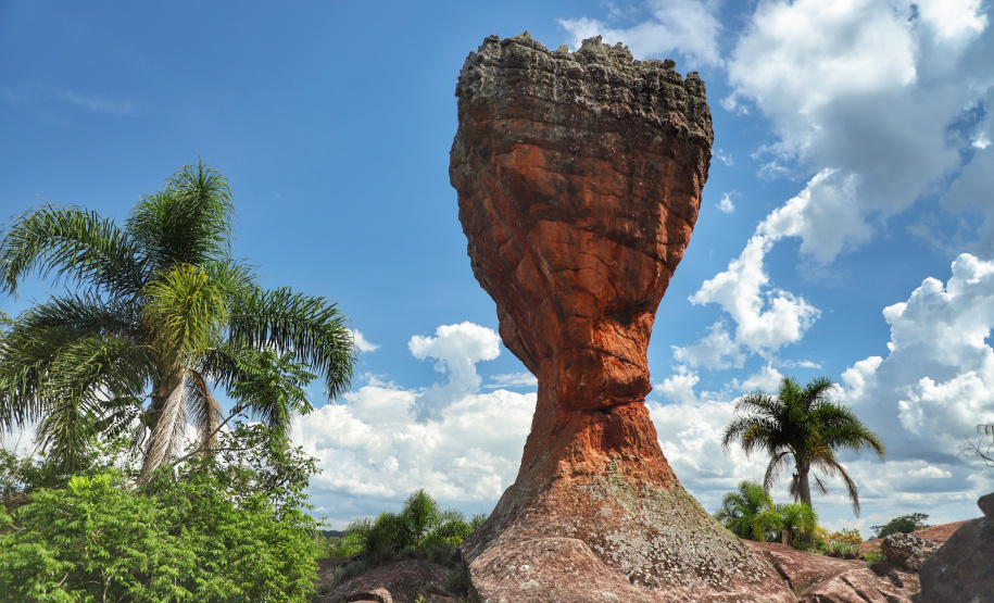 O governador Carlos Massa Ratinho Junior assinou nesta quarta-feira (19) o contrato de concessão de áreas do Parque Estadual Vila Velha, em Ponta Grossa, nos Campos Gerais, para a empresa Eco Parques do Brasil S/A. A empresa vai investir em serviços de apoio à visitação, turismo sustentável e recreação é de trinta anos. Foto: José Fernando Ogura/AEN