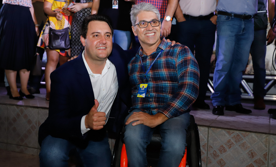 O governador Carlos Massa Ratinho Junior assinou nesta quarta-feira (19) o contrato de concessão de áreas do Parque Estadual Vila Velha, em Ponta Grossa, nos Campos Gerais, para a empresa Eco Parques do Brasil S/A.