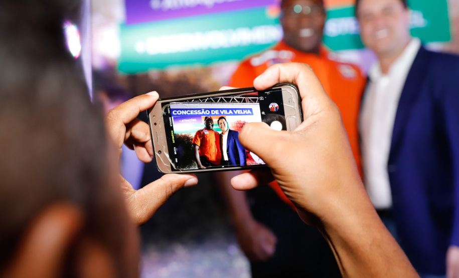 O governador Carlos Massa Ratinho Junior assinou nesta quarta-feira (19) o contrato de concessão de áreas do Parque Estadual Vila Velha, em Ponta Grossa, nos Campos Gerais, para a empresa Eco Parques do Brasil S/A.