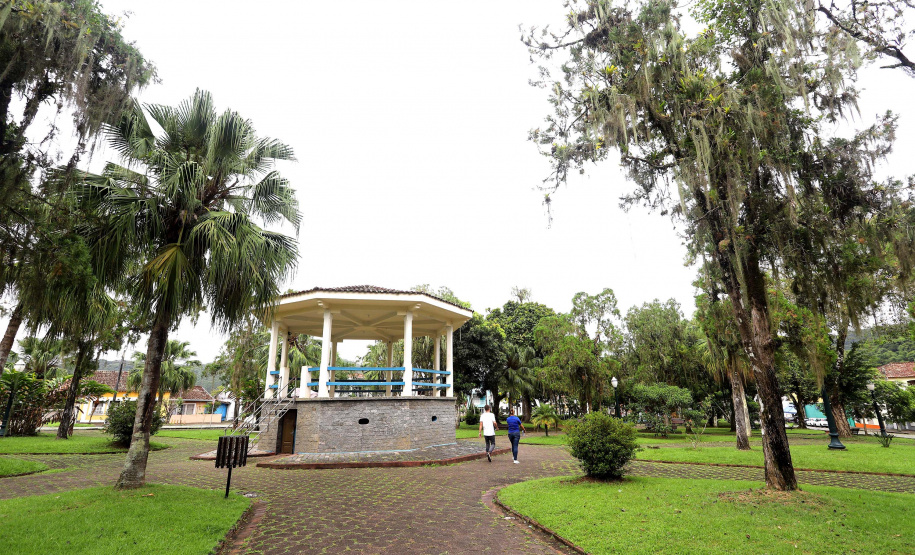 Coreto na praça central de Antonina, litoral do Paraná.Antonina, 18-01-20.Foto: Arnaldo Alves / AEN.