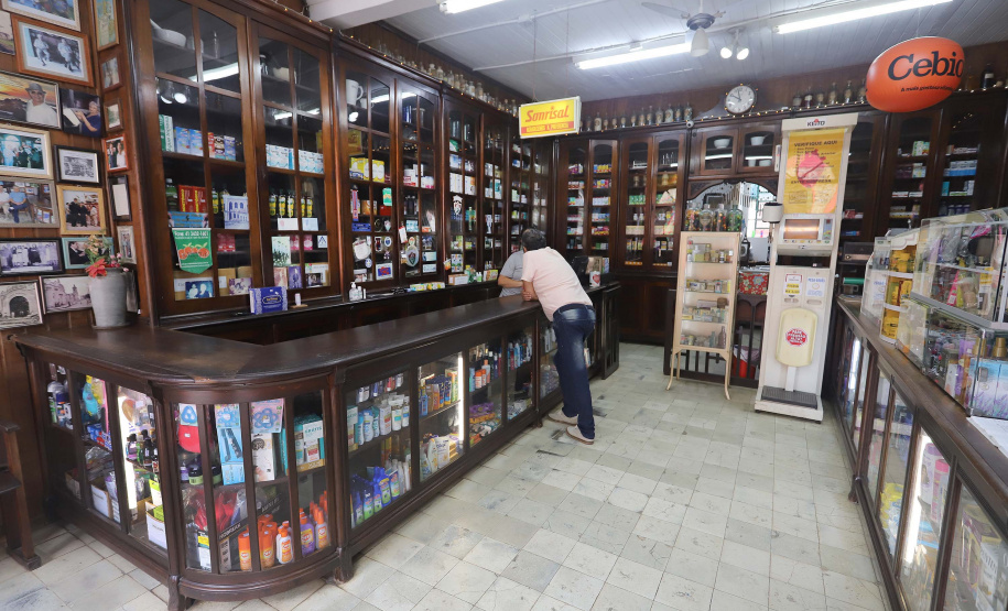 Farmácia Internacional de Antonina, no litoral do Paraná, fundada em 1911.Antonina, 18-01-20.Foto: Arnaldo Alves / AEN.