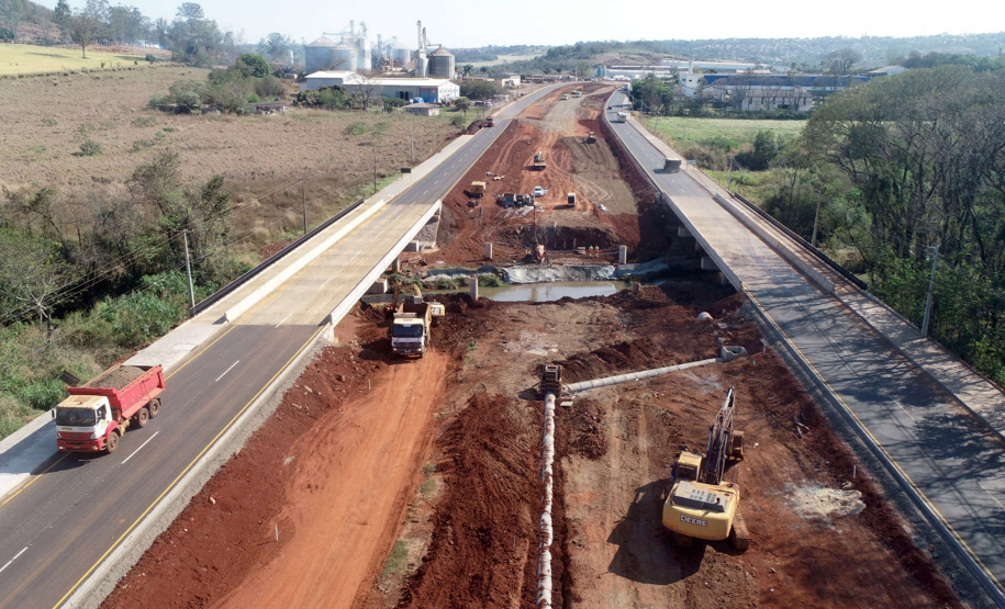 A PR-445 será interditada na quinta-feira (27), das 08h30 às 18h para detonação de rochas próximo ao quilômetro 54, perto de Irerê, distrito de Londrina, na região Norte do Estado. O bloqueio do trecho será total, entre o entroncamento com a PR-532 (próximo ao distrito) e o acesso à Estrada da Cegonha (próximo a Londrina).  -  Curitiba, 21/02/2020  -  Foto: Divulgação DER