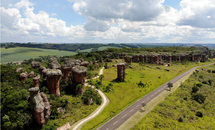 Parque Vila Velha, Furnas e lagoa dourada
Foto Gilson Abreu/Aen