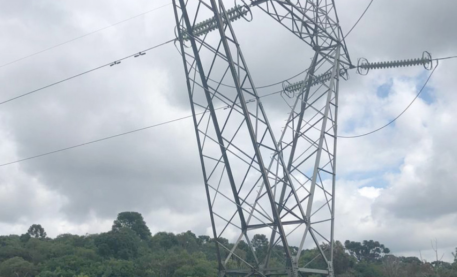 A Copel vai reforçar o sistema de transmissão na Região Metropolitana de Curitiba com a recapacitação de duas importantes linhas que operam em 230 mil volts (kV) e conectam a subestação Pilarzinho às subestações Santa Mônica e Bateias. O investimento previsto é de R$ 32 milhões.   -  Foto: Divulgação Copel