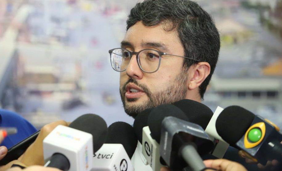 O governador Carlos Massa Ratinho Junior e o ministro de Infraestrutura, Tarcísio Freitas, assinaram nesta quinta-feira (27), às 10 horas, o contrato com a Klabin de arrendamento de área no Porto de Paranaguá, para movimentação de celulose. A assinatura será na sede administrativa do Porto de Paranaguá.