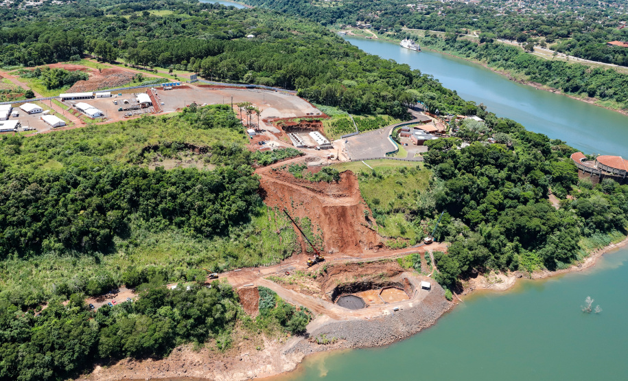 Obras de construção da Ponte da Integração Brasil e Paraguai, em Foz do Iguaçu.  -  Foz do Iguaçu, 28/02/2020  -  Foto: Rodrigo Félix Leal/AEN