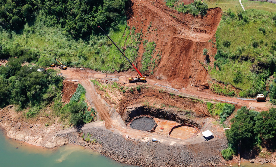 Obras de construção da Ponte da Integração Brasil e Paraguai, em Foz do Iguaçu.  -  Foz do Iguaçu, 28/02/2020  -  Foto: Rodrigo Félix Leal/AEN