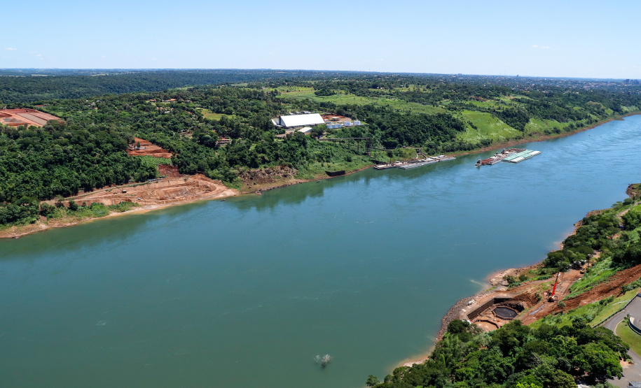 Obras de construção da Ponte da Integração Brasil e Paraguai, em Foz do Iguaçu.  -  Foz do Iguaçu, 28/02/2020  -  Foto: Rodrigo Félix Leal/AEN