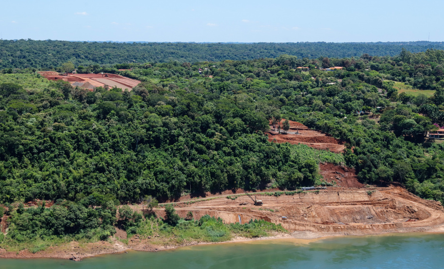 Obras de construção da Ponte da Integração Brasil e Paraguai, em Foz do Iguaçu.  -  Foz do Iguaçu, 28/02/2020  -  Foto: Rodrigo Félix Leal/AEN