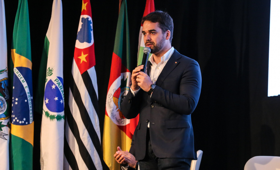 Governador Eduardo Leite do Estado Rio Grande do Sul.  Governadores de sete estados participam neste sábado (29), em Foz do Iguaçu, do sexto encontro do Consórcio de Integração Sul e Sudeste (Cosud). O encontro acontece no Hotel Wish.   29/02/2020 -  Foto: Geraldo Bubniak/AEN