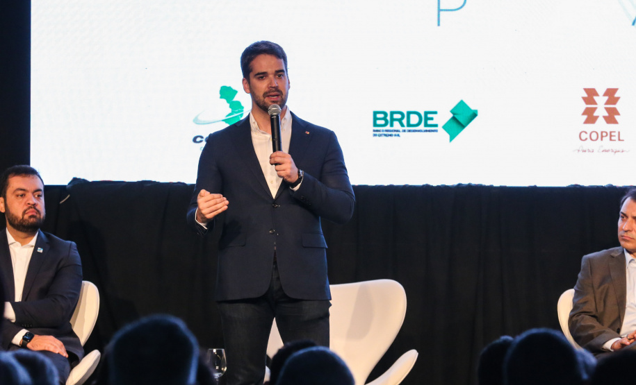 Governador Eduardo Leite do Estado Rio Grande do Sul.  Governadores de sete estados participam neste sábado (29), em Foz do Iguaçu, do sexto encontro do Consórcio de Integração Sul e Sudeste (Cosud). O encontro acontece no Hotel Wish.   29/02/2020 -  Foto: Geraldo Bubniak/AEN