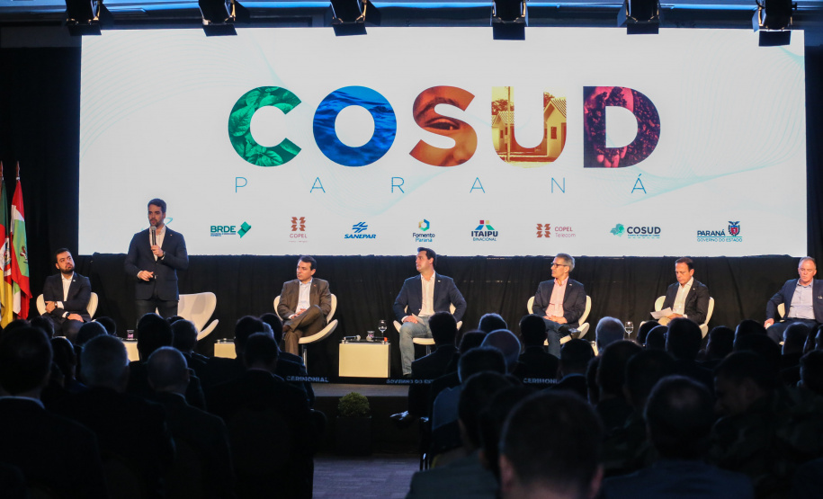 Goverandor Eduardo Leite do Estado Rio Grande do Sul.  Governadores de sete estados participam neste sábado (29), em Foz do Iguaçu, do sexto encontro do Consórcio de Integração Sul e Sudeste (Cosud). O encontro acontece no Hotel Wish.   29/02/2020 -  Foto: Geraldo Bubniak/AEN