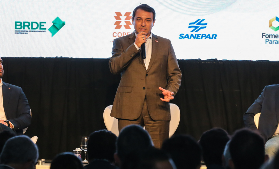 Goverandor Carlos Moisés do Estado Santa Catarina.  Governadores de sete estados participam neste sábado (29), em Foz do Iguaçu, do sexto encontro do Consórcio de Integração Sul e Sudeste (Cosud). O encontro acontece no Hotel Wish.   29/02/2020 -  Foto: Geraldo Bubniak/AEN