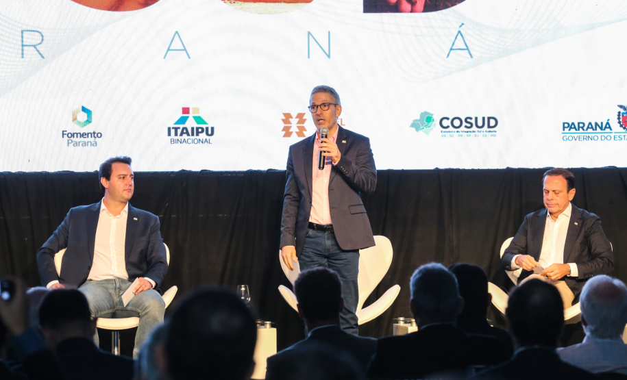 Goverandor Romeu Zema do Estado Minas Gerais.  Governadores de sete estados participam neste sábado (29), em Foz do Iguaçu, do sexto encontro do Consórcio de Integração Sul e Sudeste (Cosud). O encontro acontece no Hotel Wish.   29/02/2020 -  Foto: Geraldo Bubniak/AEN