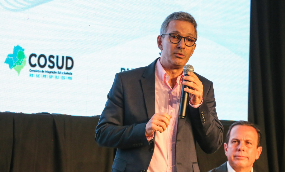 Goverandor Romeu Zema do Estado Minas Gerais.  Governadores de sete estados participam neste sábado (29), em Foz do Iguaçu, do sexto encontro do Consórcio de Integração Sul e Sudeste (Cosud). O encontro acontece no Hotel Wish.   29/02/2020 -  Foto: Geraldo Bubniak/AEN